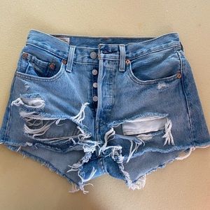 Levi shorts!
